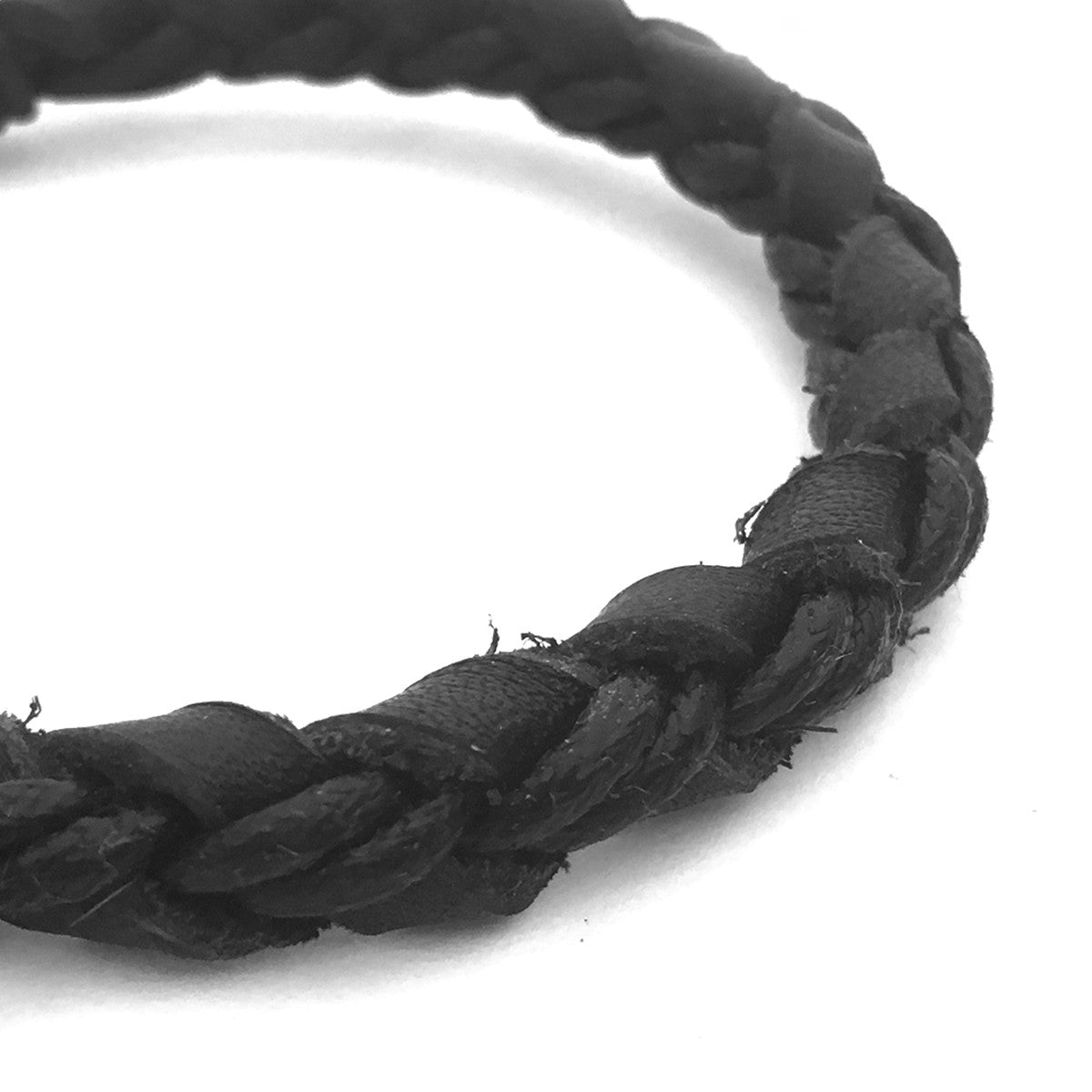 Lost Art Canada - black steel jewellery koal bracelet front view